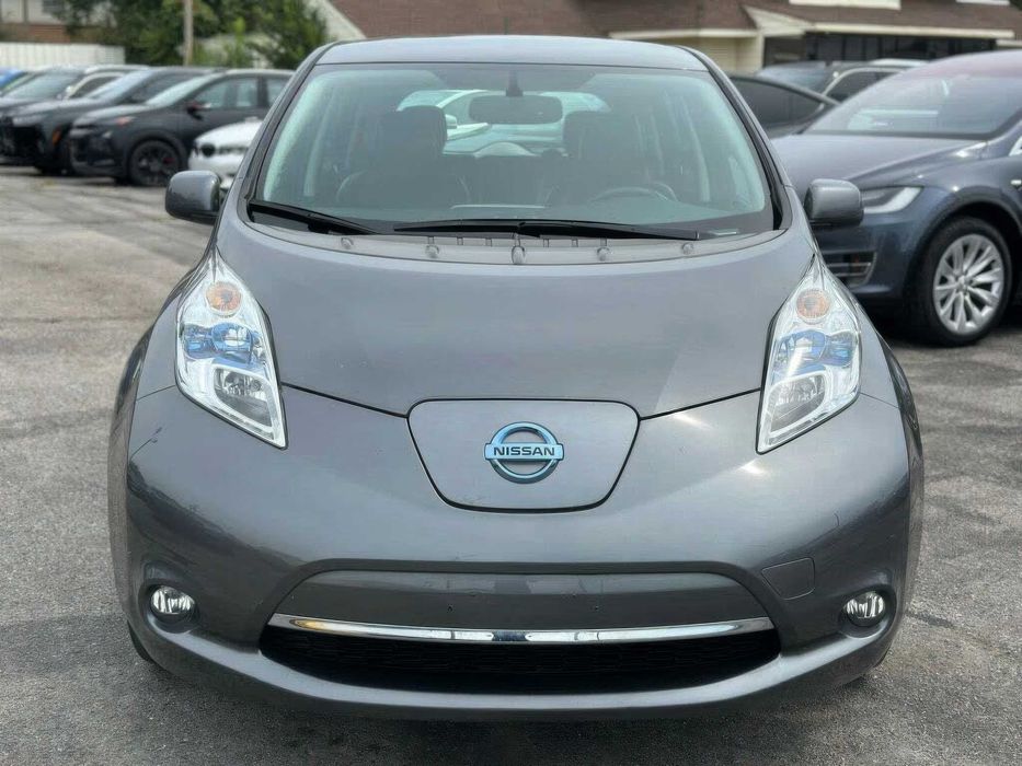 Nissan LEAF SL      2017