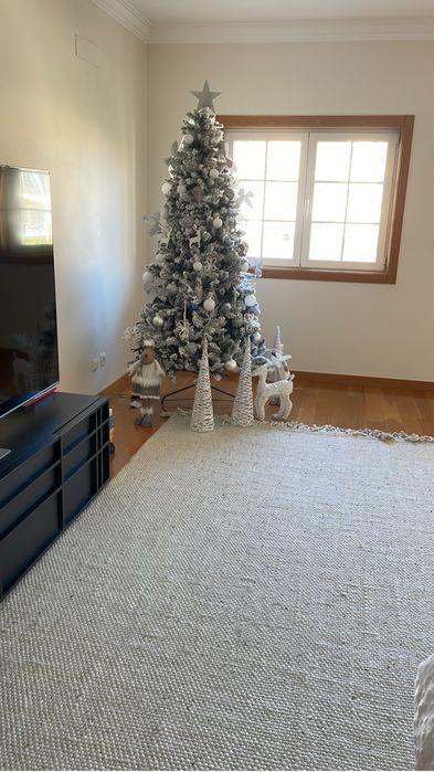 Arvore de Natal com neve Himalaya 240 cm,