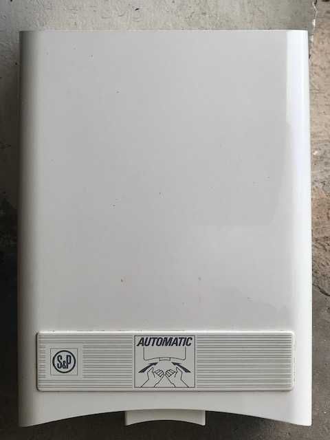 Secador de mãos em estado novo