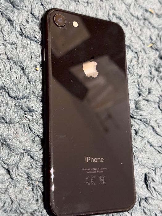 Iphone 8 64 GB. CZARNY