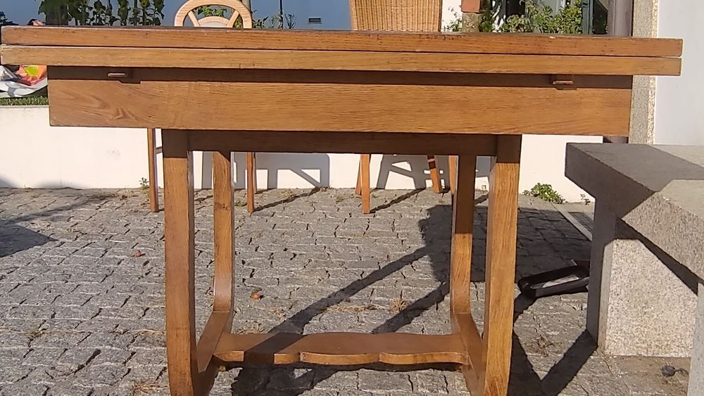 Mesa de madeira extensível