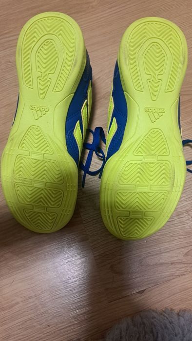 ADIDAS buty halowe  r. 33