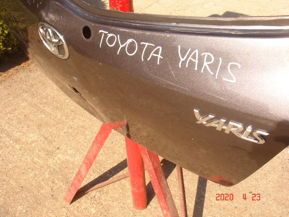 Klapa bagażnika Toyota Yaris