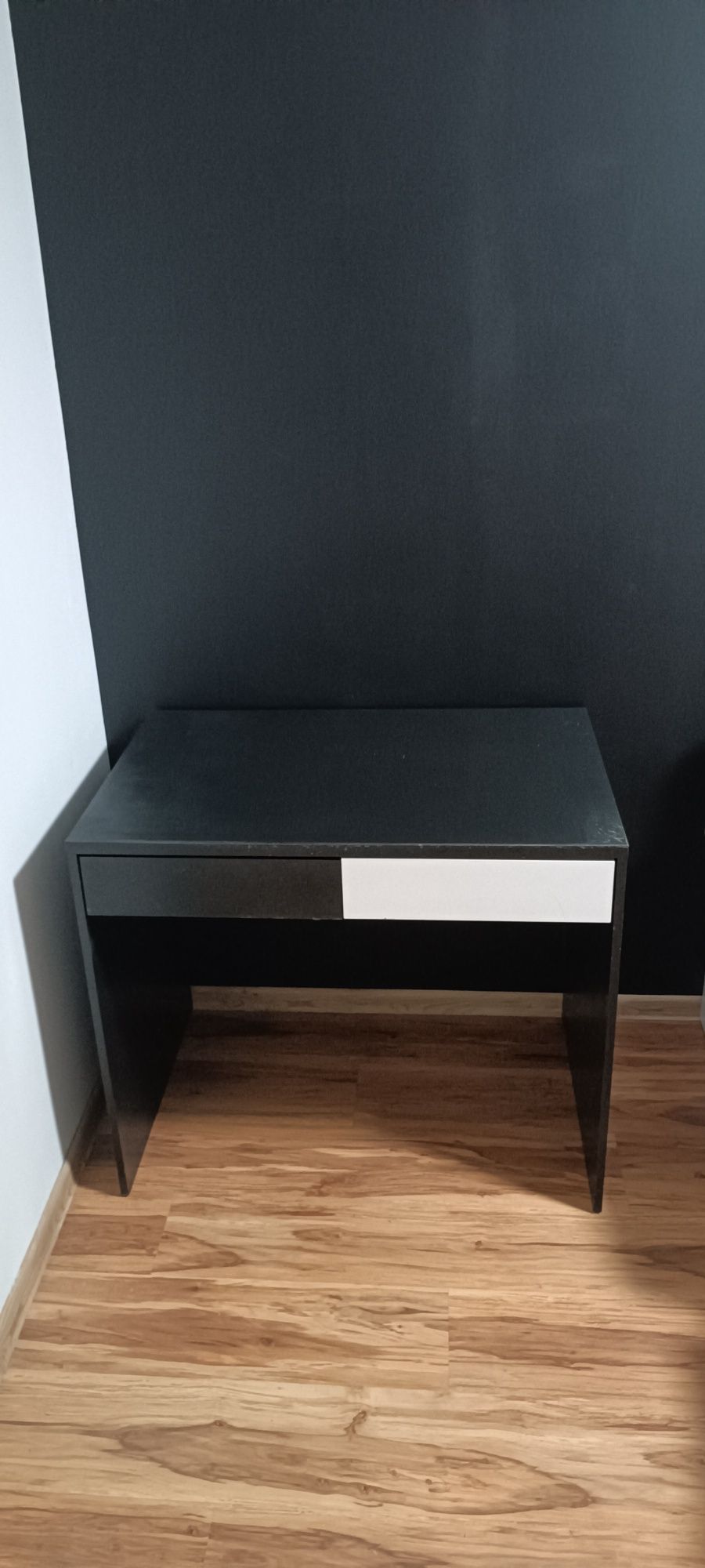 Biurko czarne z szufladami
