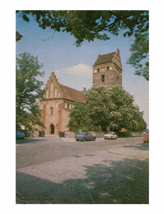 Pocztówka Kościół Nawiedzenia NMP w Warszawie ze znaczkami PRL Vintage