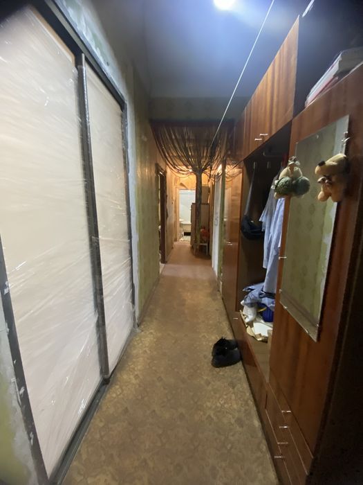 Продаю двокімнатну квартиру з автономним опаленням!