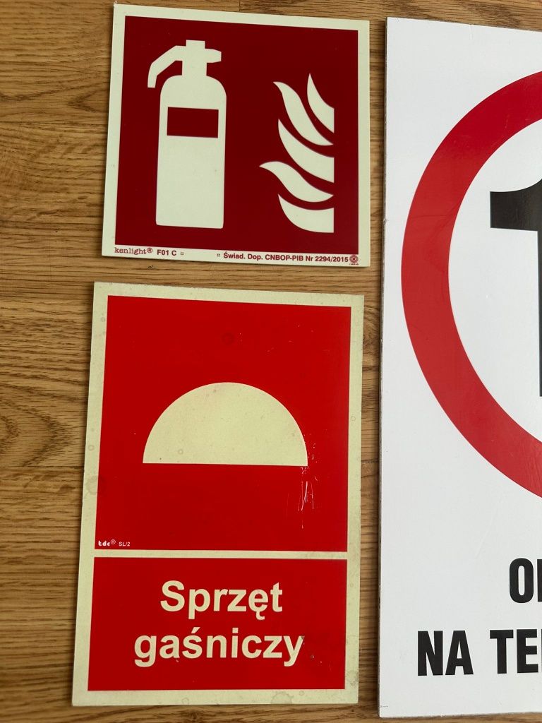 Tabliczki tablice informacyjne sprzęt gaśniczy gaśnica WC ograniczenie