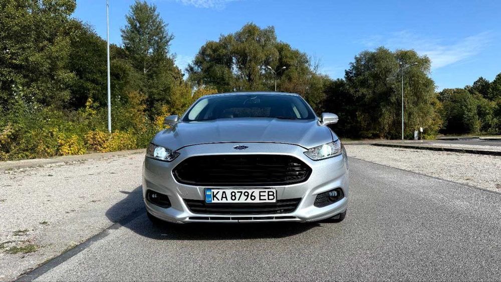 Ford Fusion Hybrid SE 2014 — економний і комфортний гібрид