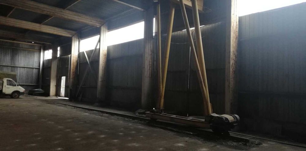 Оренда складу площею 840м2 з кран-балкою у Львові.