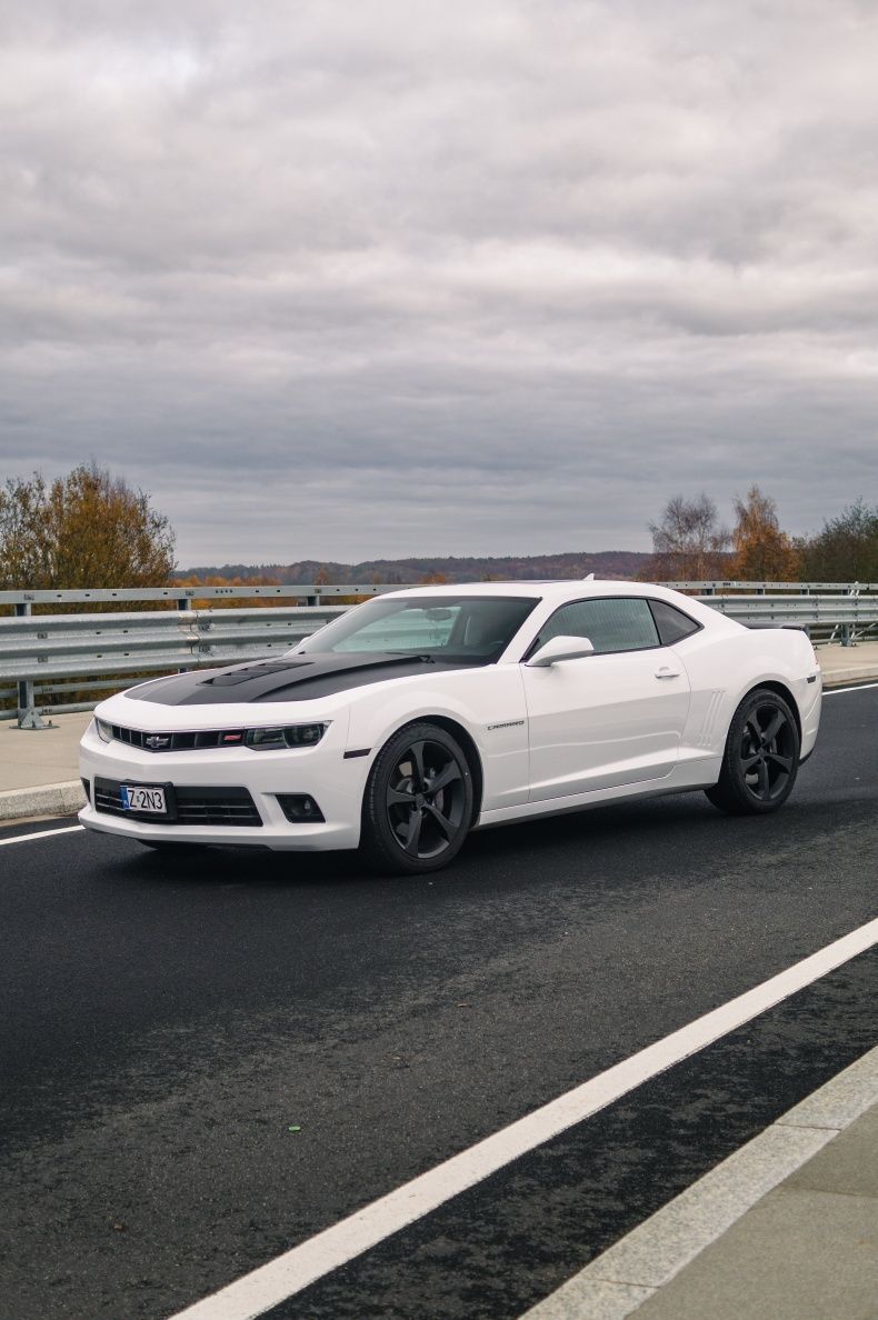 Chevrolet Camaro 2SS 6,2L 432KM