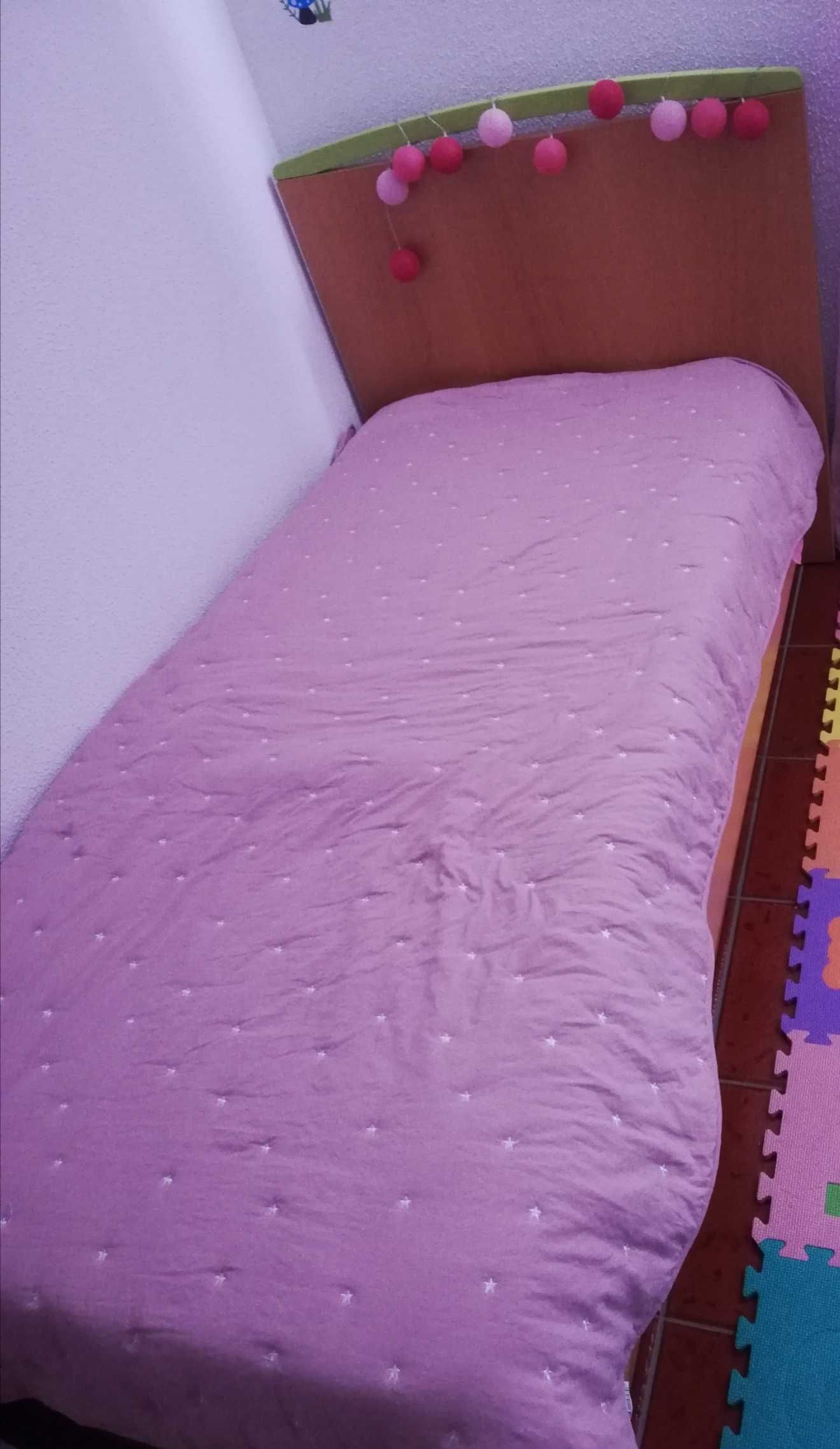 Cama de criança com gavetão