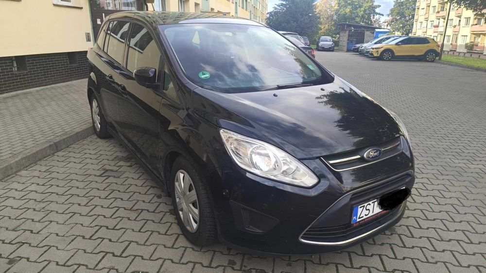Autko w super stanie technicznym możliwość pozostawienia czytaj opis
