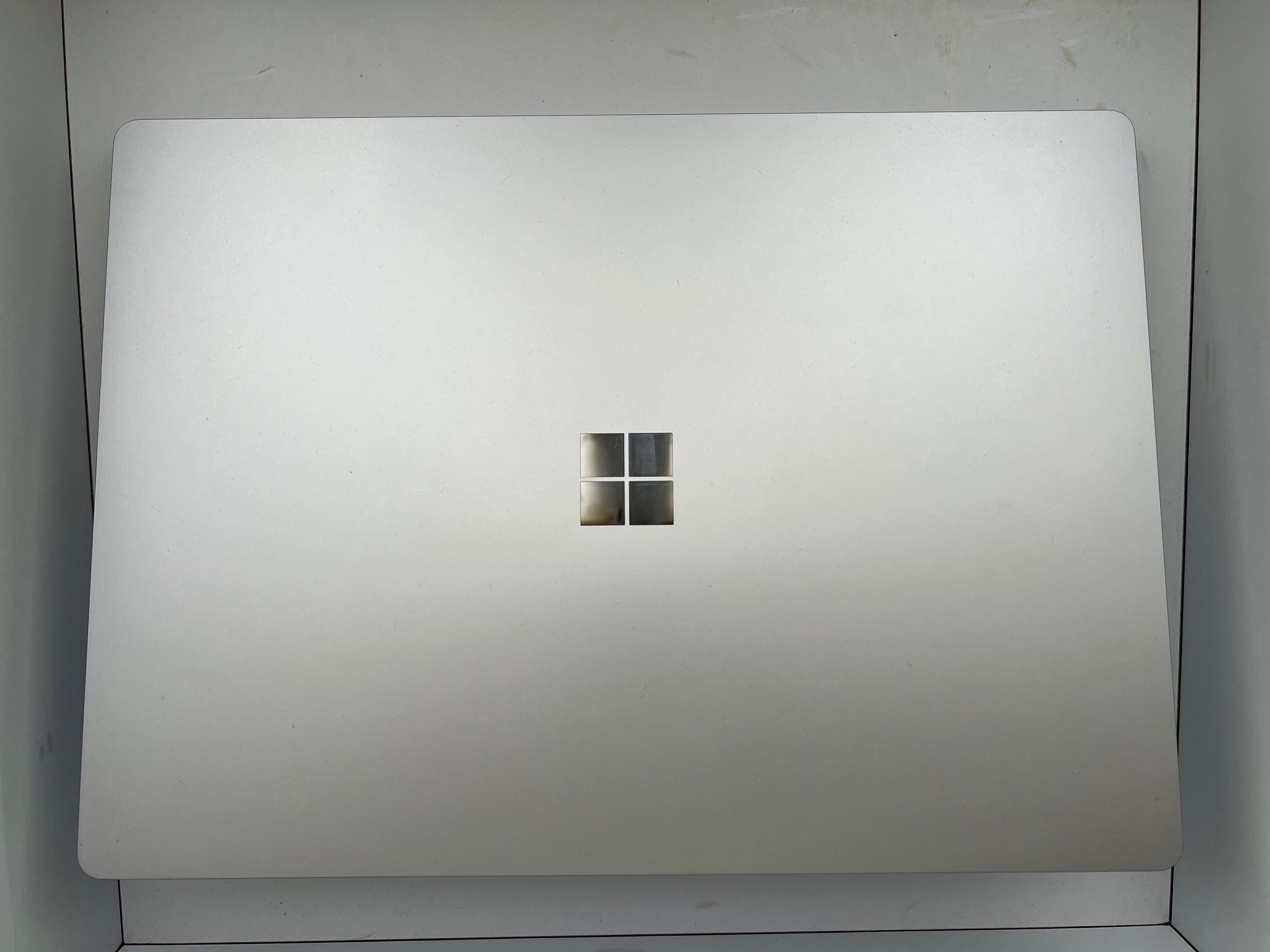 Продам Ультрабук Microsoft Surface Laptop 3