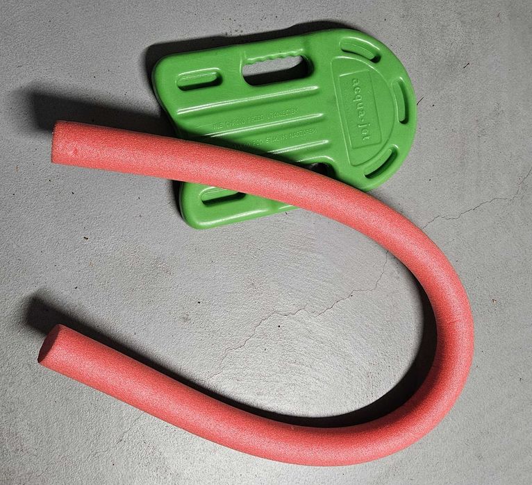 Zestaw do nauki pływania (deska do nauki pływania + makaron)