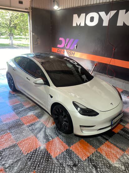 Tesla model 3 performance