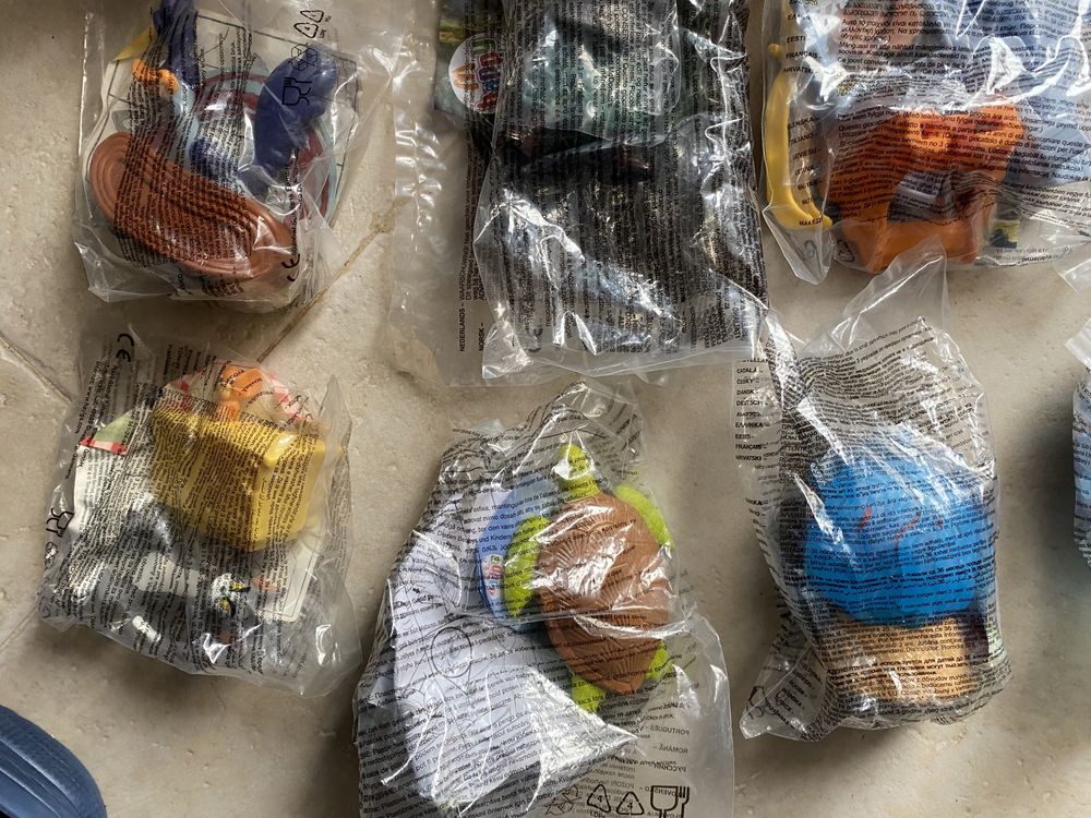 Lote de 50 Brindes McDonalds e outros