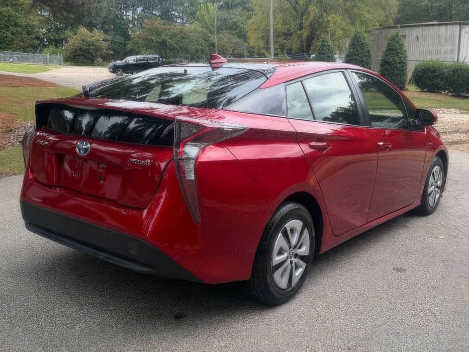 Toyota Prius Three      2016