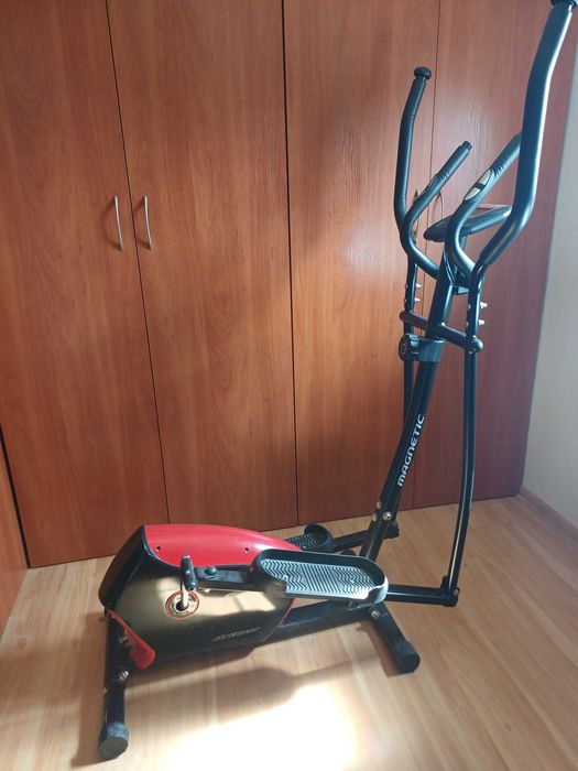 Orbitrek trenażer firmy AXERFIT