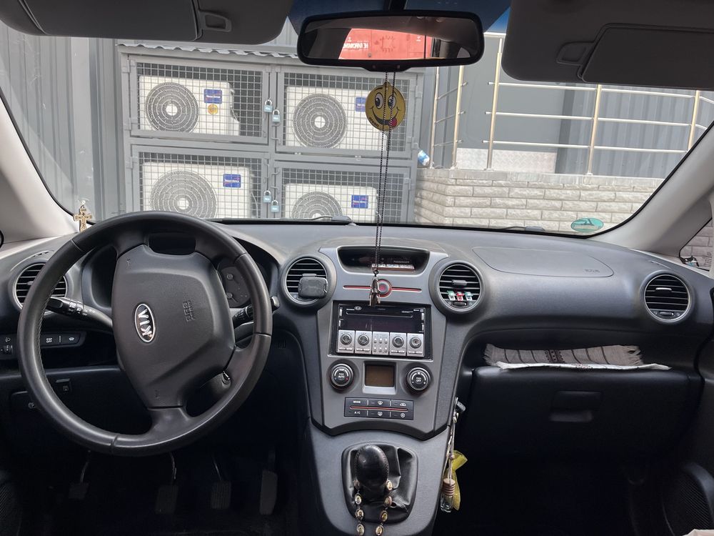 Kia Carens Ideal 2007 рік