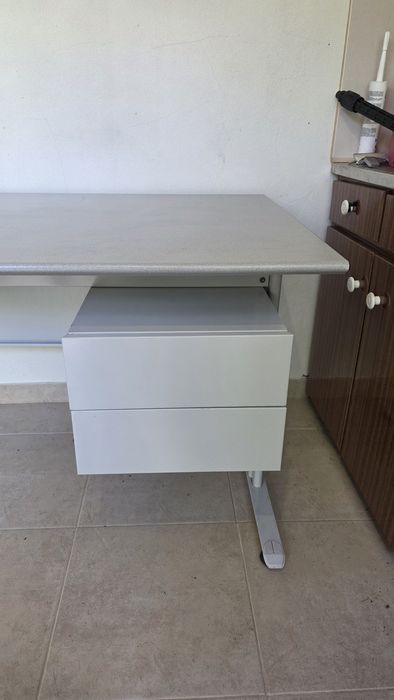 Vendo secretária de escritório