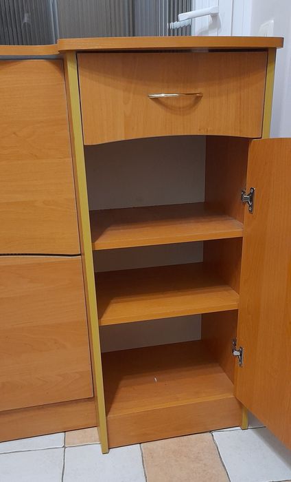 Тумба для взуття.