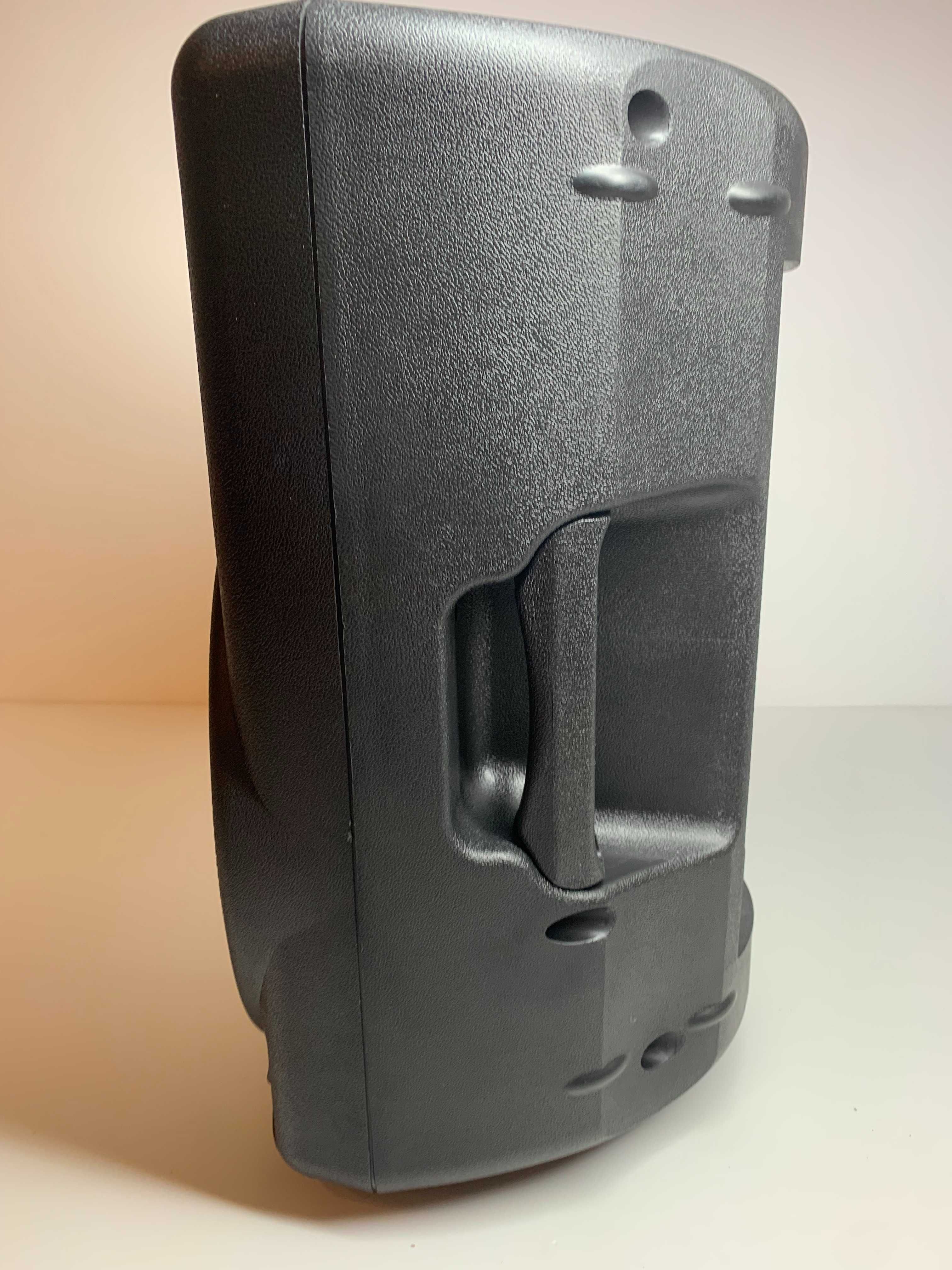Behringer B210D kolumna aktywna 200W głośnik niskotonowy 10"