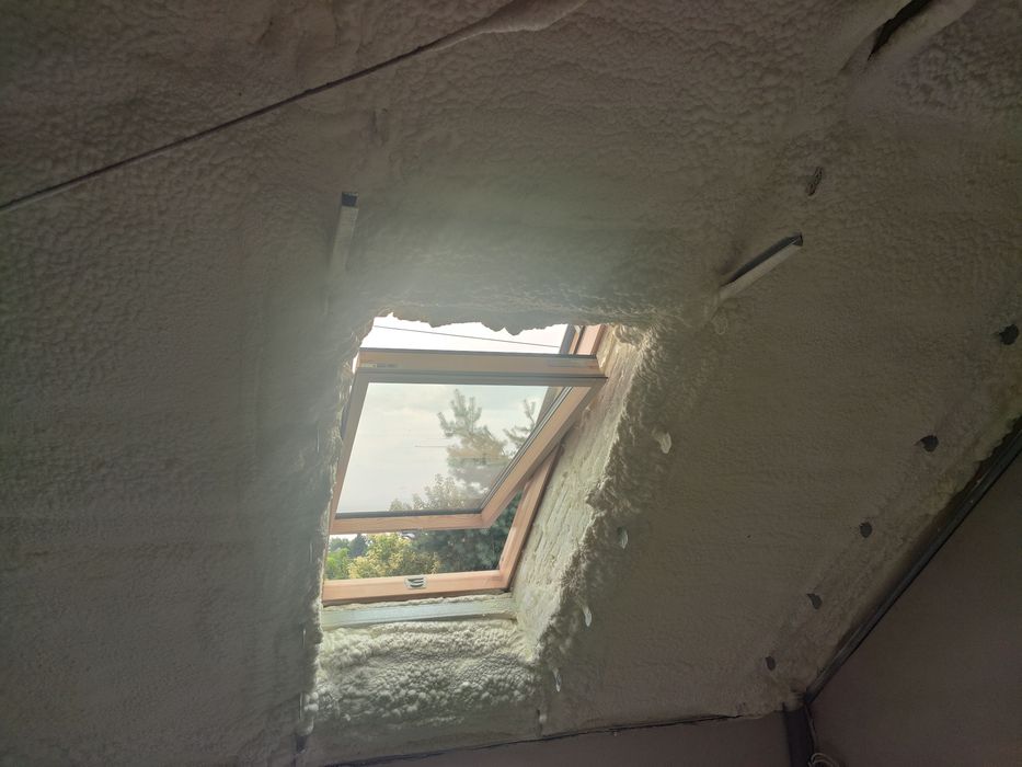 Izolacja Pianą PUR Poddasza Fundamenty Hale