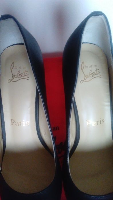 Sapatos Christian Louboutin (Como Novos)