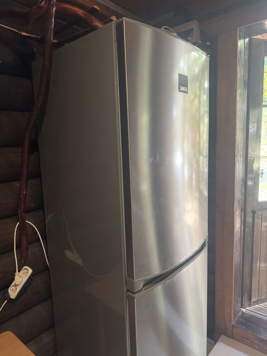 Продам холодильник Zanussi