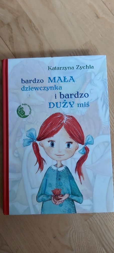 Książka dla dziewczynki-Bardzo mała dziewczynka i bardzo duży miś