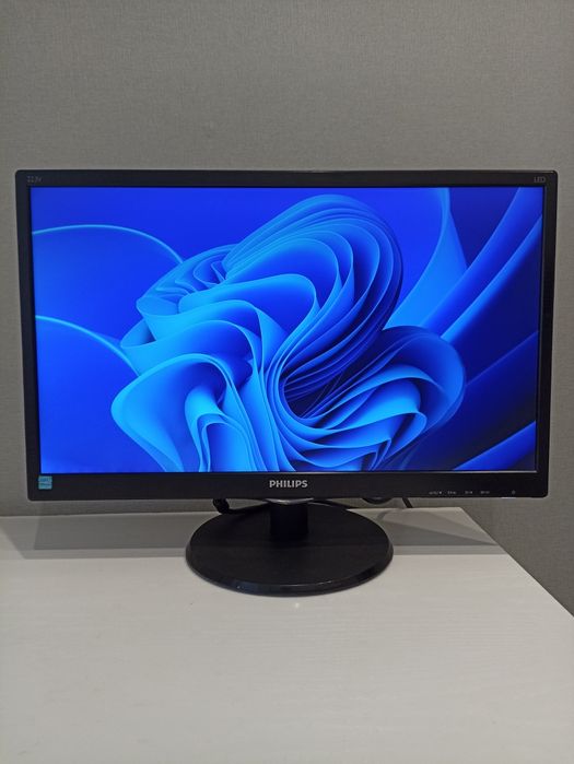 Монитор 22'' дюйма Philips FullHD VGA монітор 22