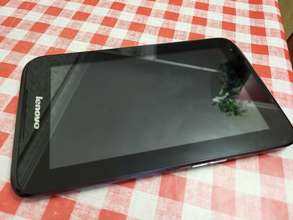 Планшет Lenovo A1000