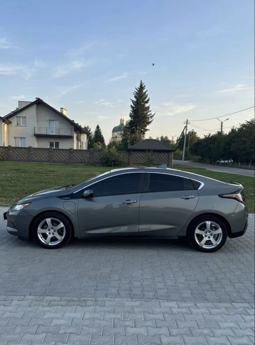 Chevrolet volt оренда