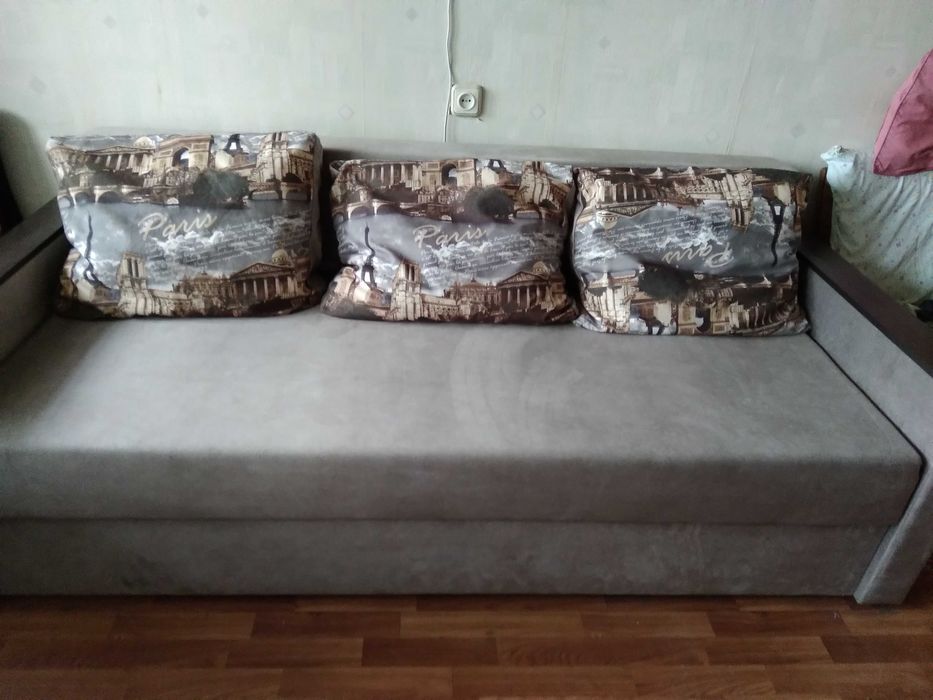 ПРодам новый диван,раскладной,оббивка серый вилюр.