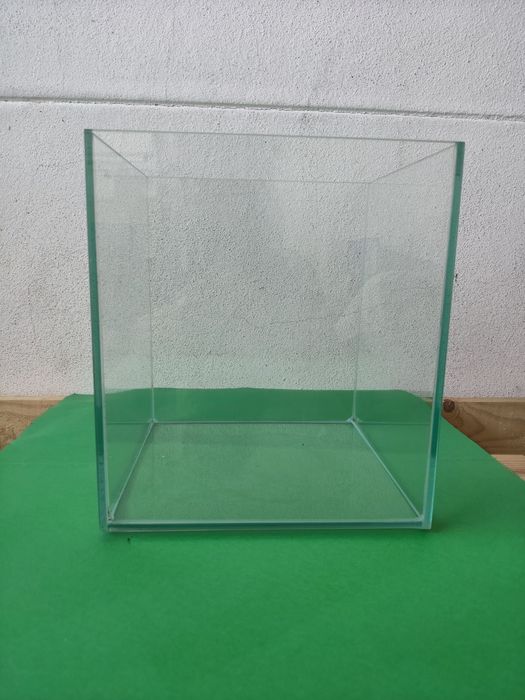 Aquário  cubo 28/25/25