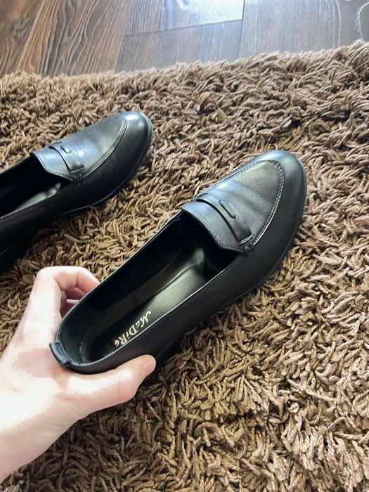 Кожані туфельки 37 розмір