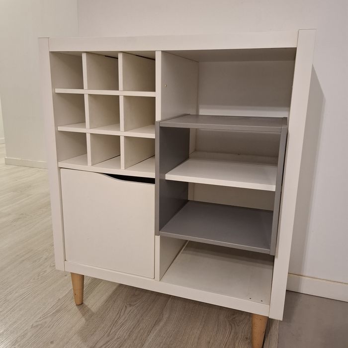 Móvel Ikea com garrafeira