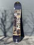 Snowboard GNU Carbon Credit Skate Banana w rozmiarze 159Wide