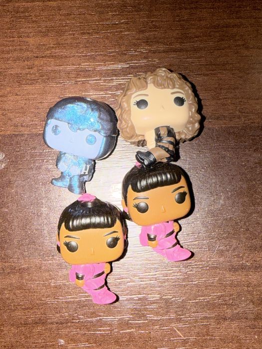 Обміняю фігурки кіндер джой дивні дива stranger things