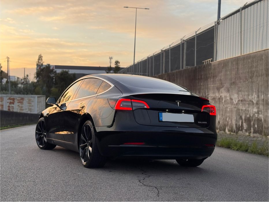 Tesla Model 3 Performance