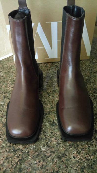 Шкіряні жіночі черевики від Zara