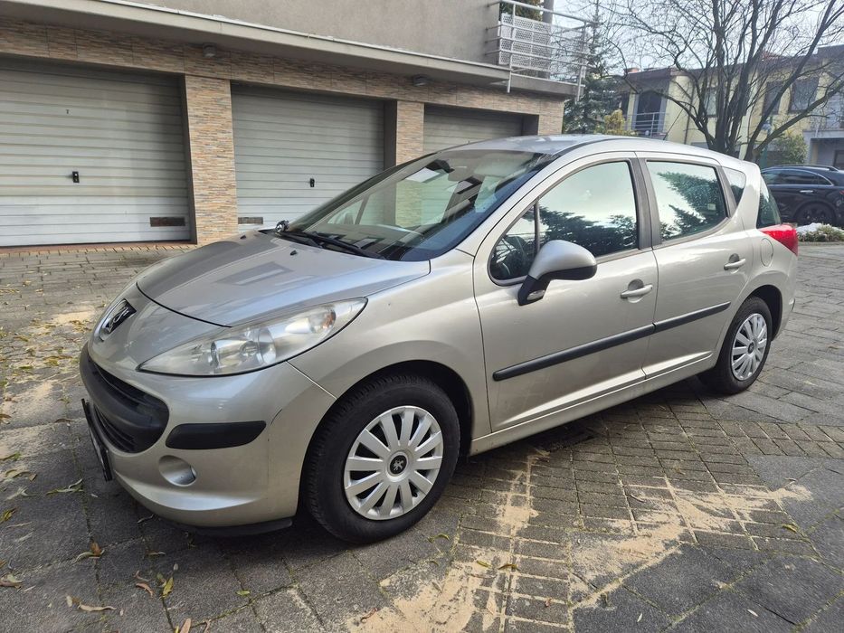Peugeot 207 1.4 benzyna, auto krajowe z niskim przebiegiem
