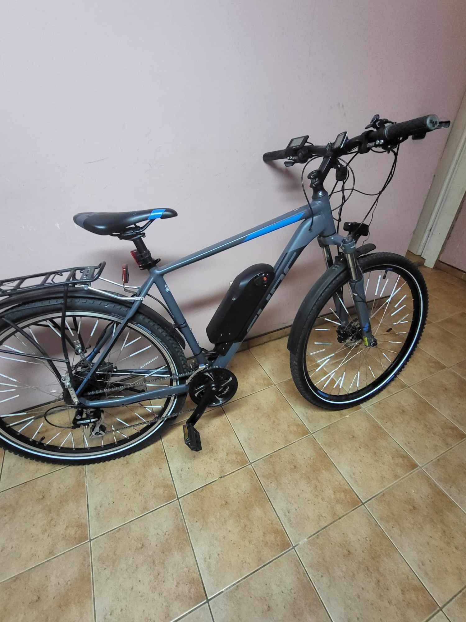 Rower elektryczny Cube koła 29