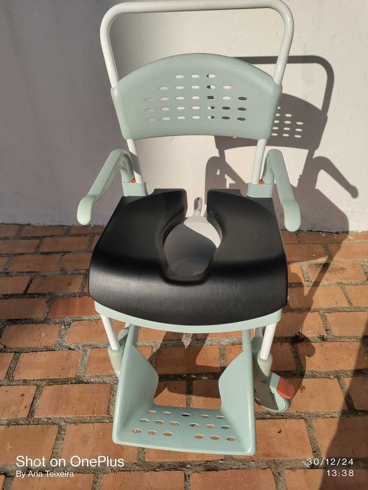 Cadeira Sanitária para banho ETAC Clean, versão Confort