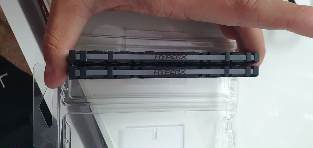 Hyperx predator 16GB (2x8GB) CL 16 ddr4 3200Mhz RGB