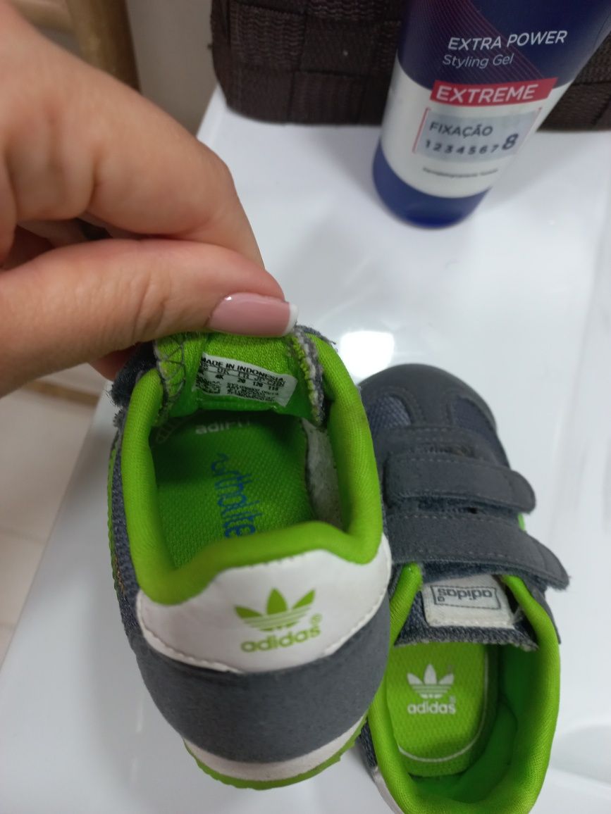 Tenis adidadas como novos 20