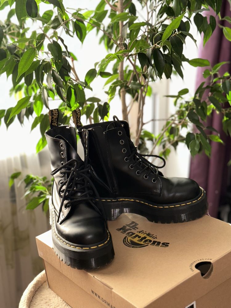 Dr. Martens Jadone на платформі Black Polished ботинки мартинсы