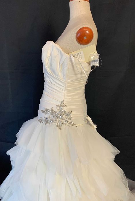 Nowa z metką luksusowa suknia ślubna glamour falbany ivory tren 42 XL