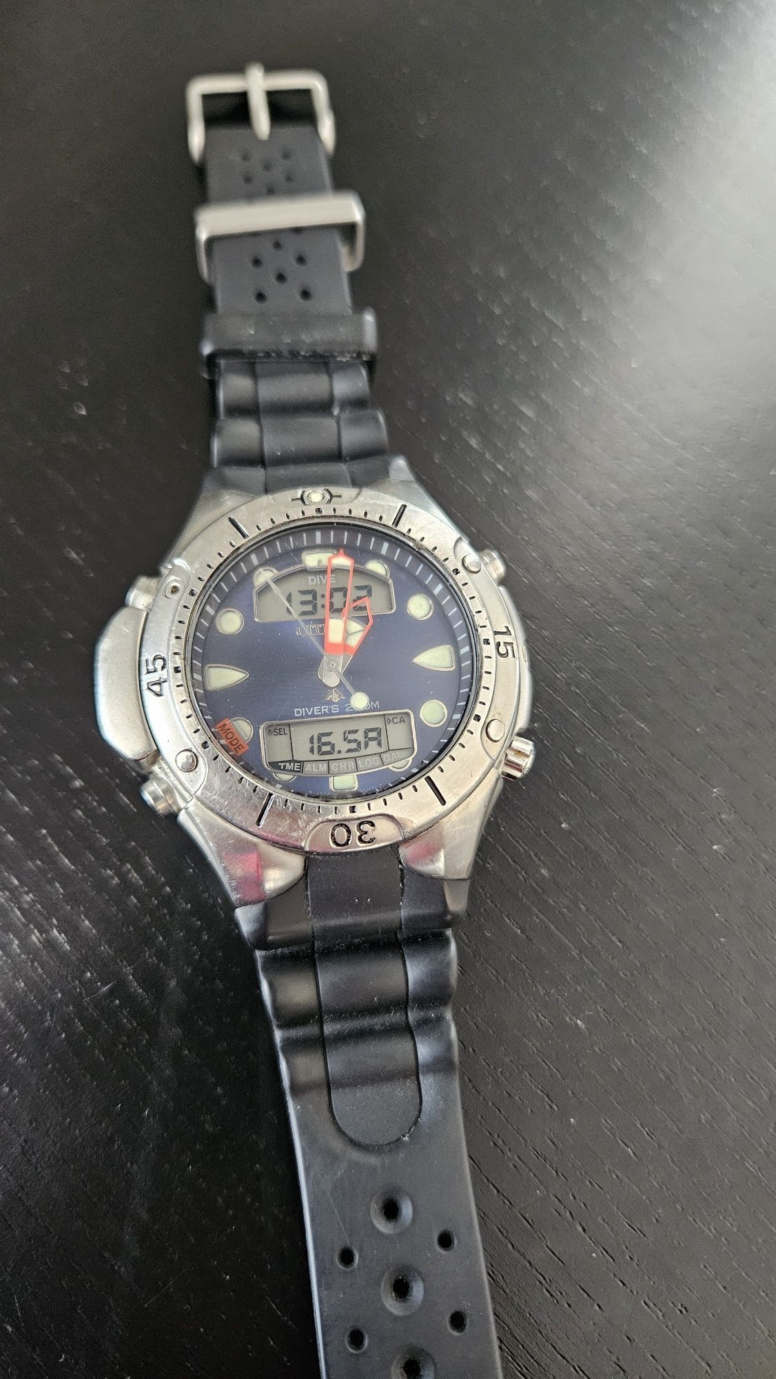 Citizen JP1060 Aqualand Promaster – Clássico de Mergulho 
8
Disponível