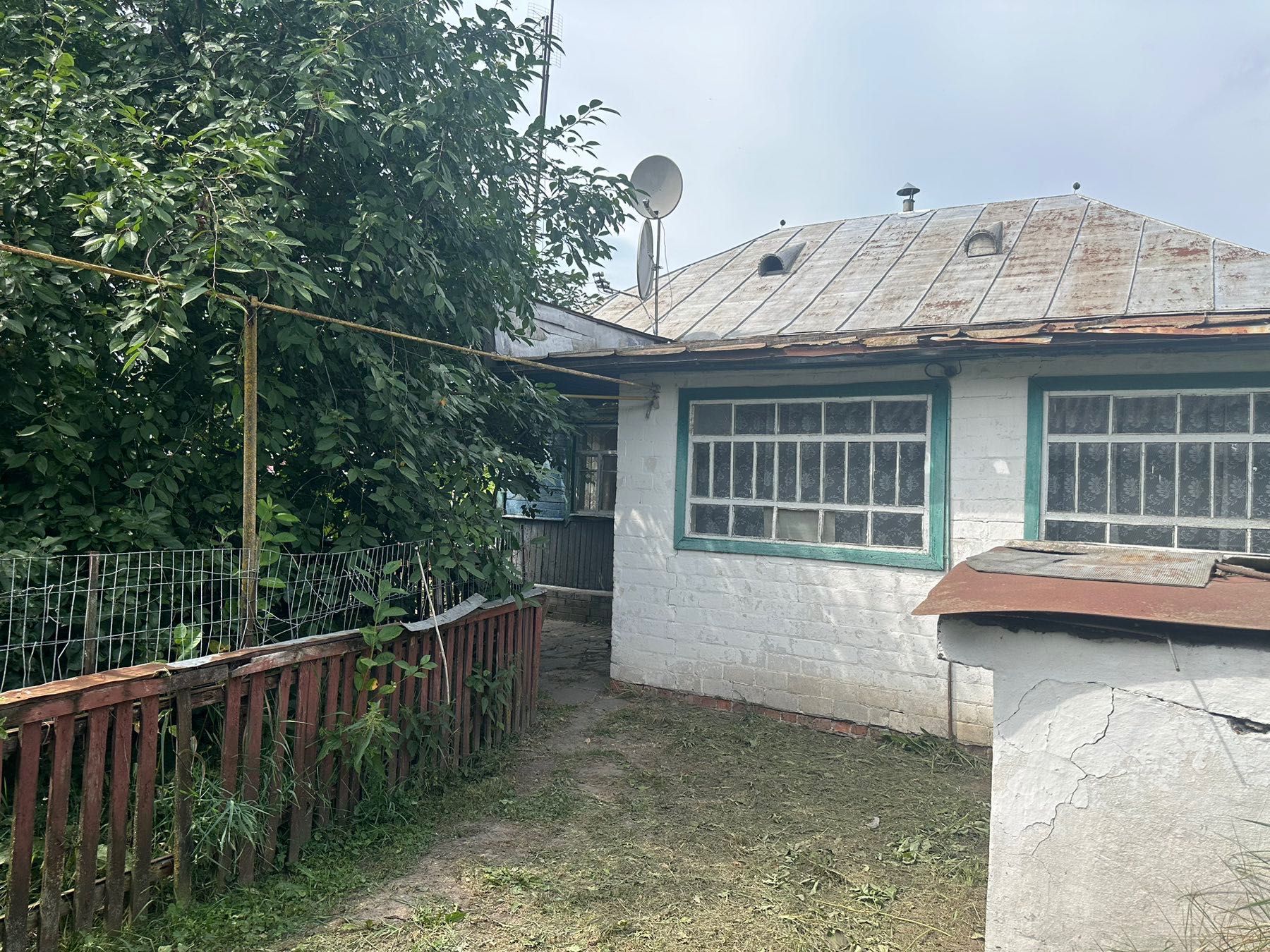 Продається будинок, в Чернігівській області, село Володькова Дівиця.